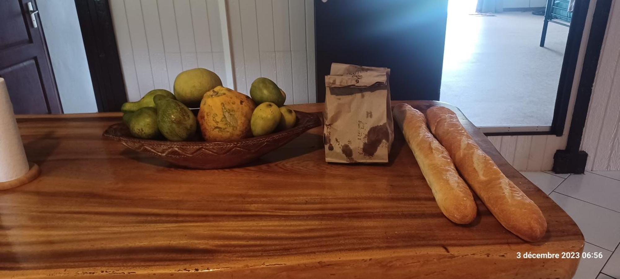 Hava'E Lodge Teahupoo Kültér fotó